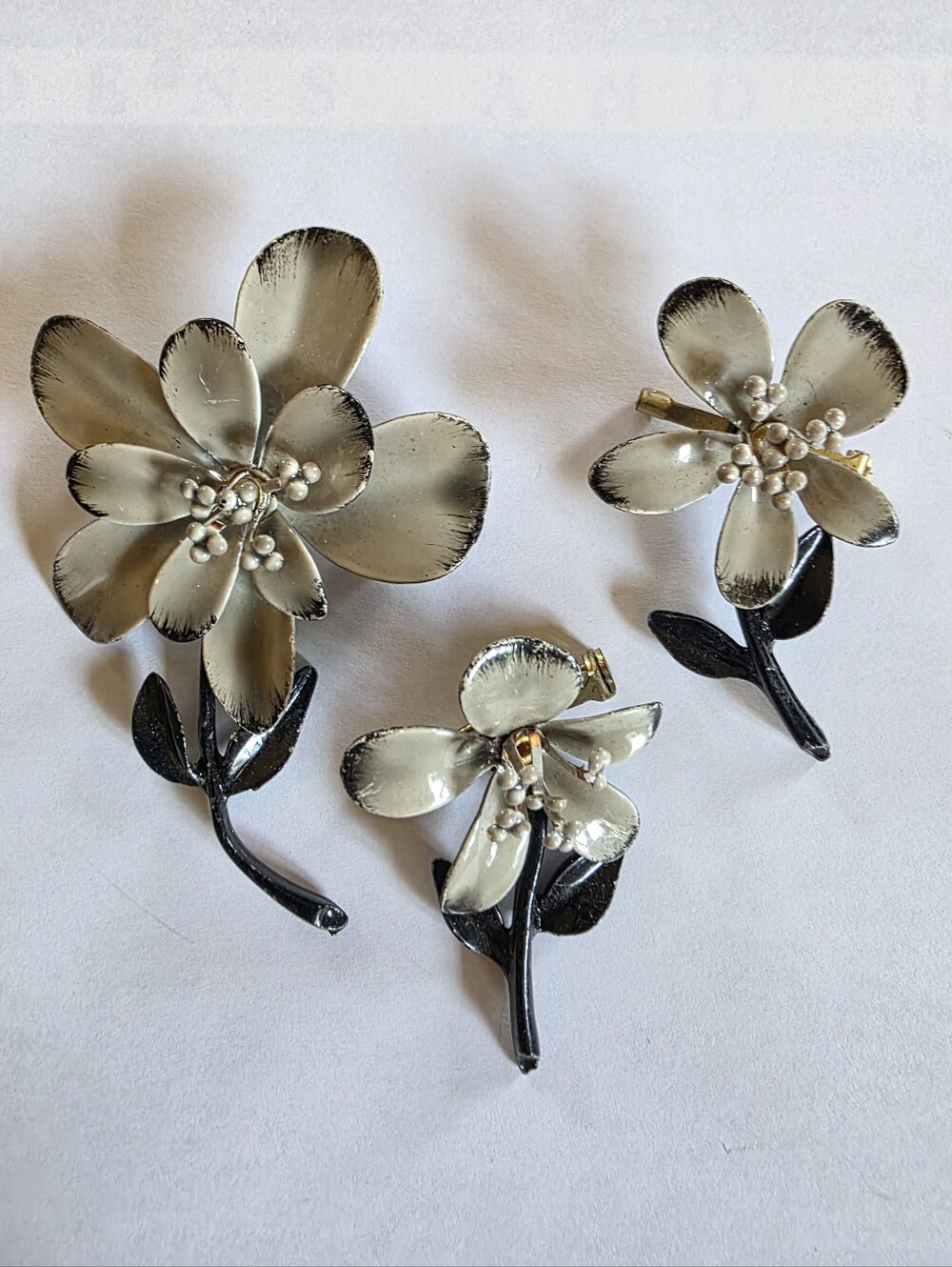 Lot Of 3 Vintage Enamel 70s Gray And Black Floral Pins